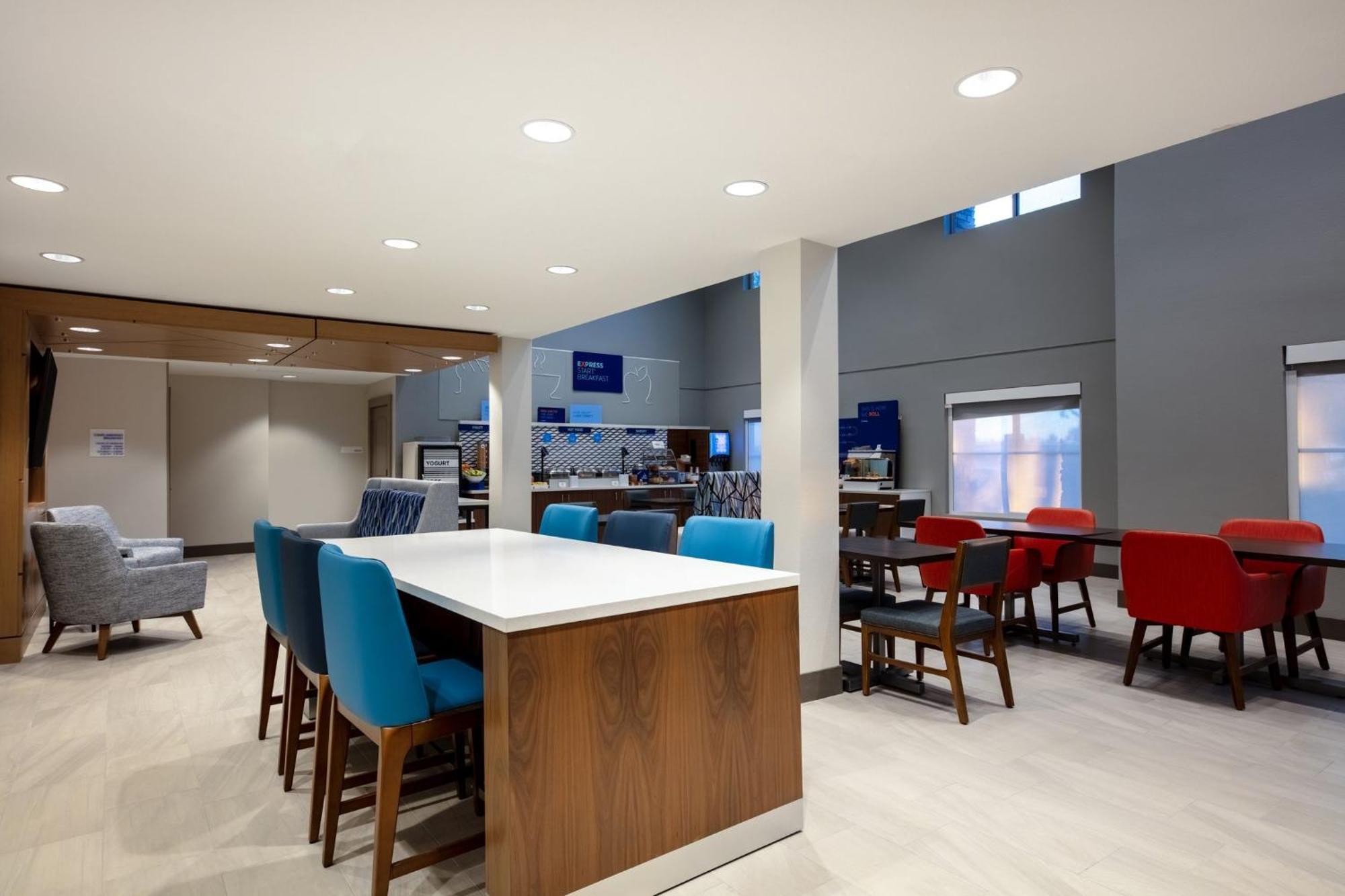 Holiday Inn Express Turlock By Ihg Exterior foto