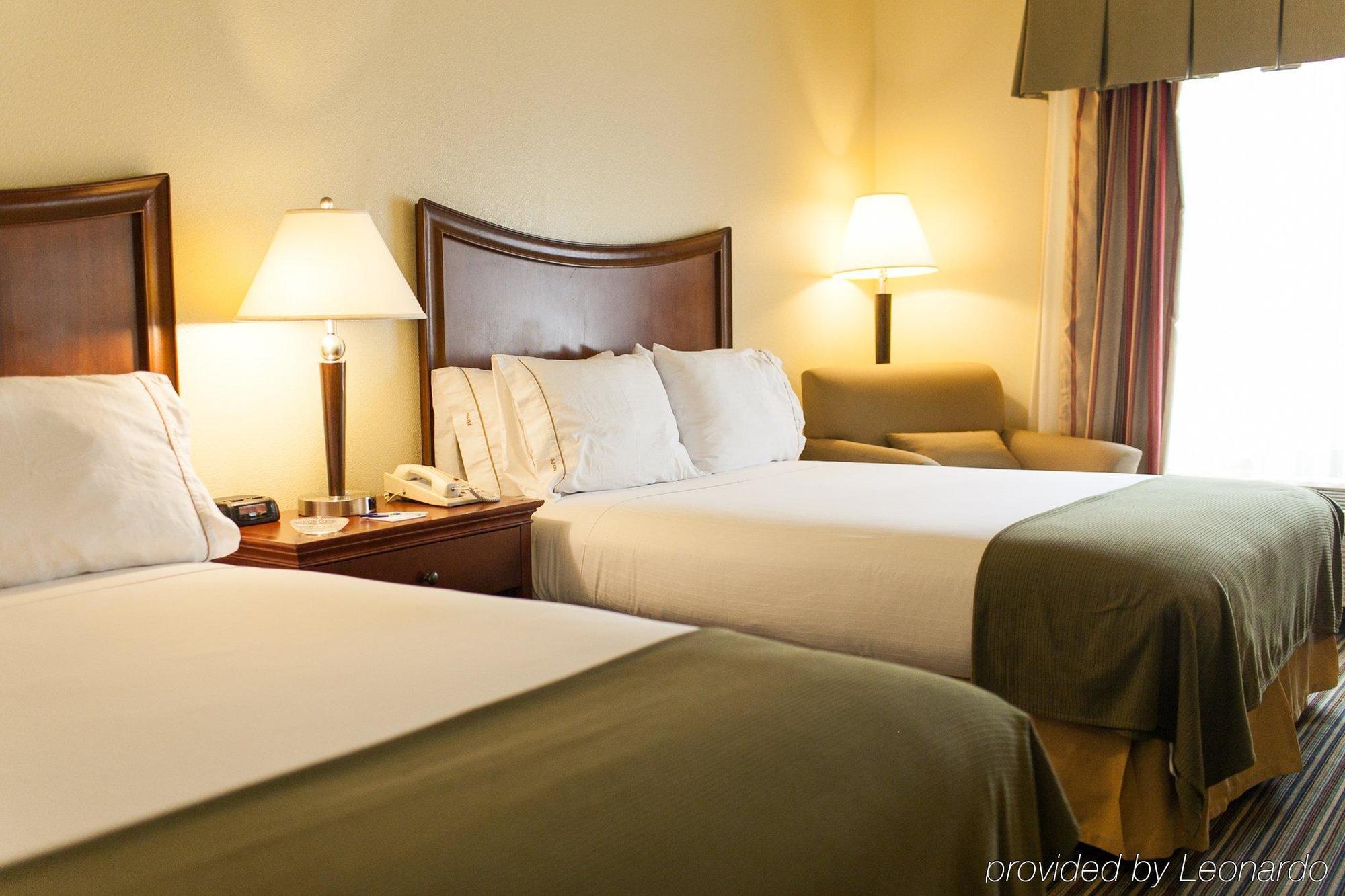 Holiday Inn Express Turlock By Ihg Exterior foto
